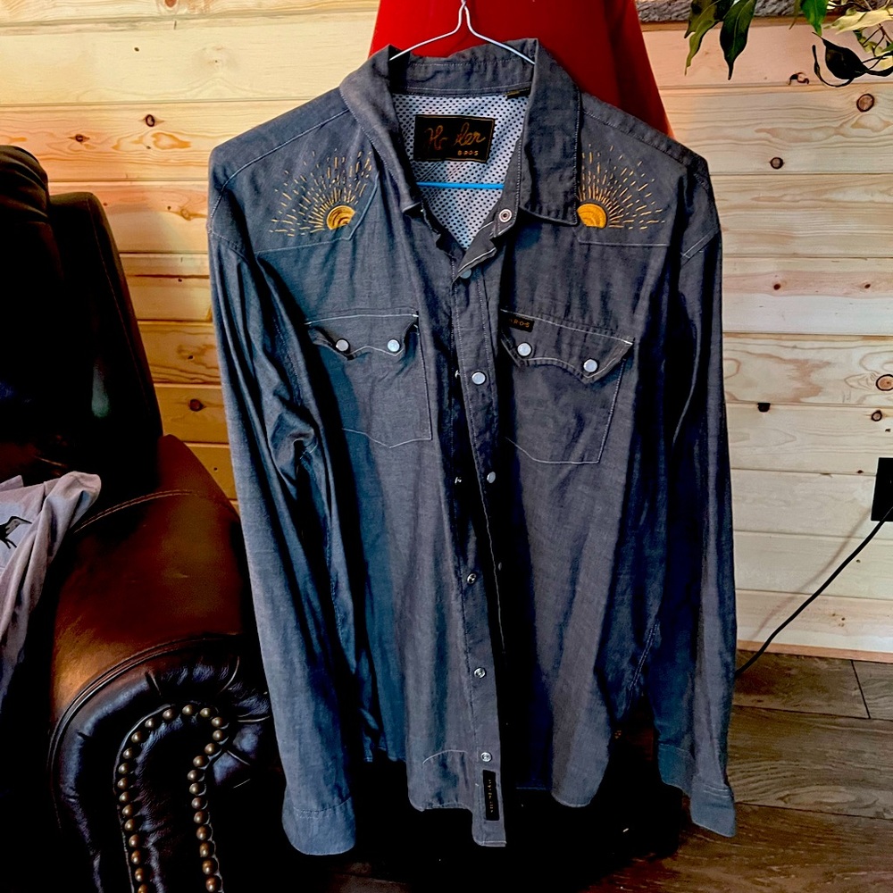 Howler brothers shirt.  L